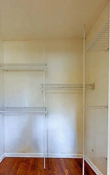 Building Photo - 3405 Elgin Dr