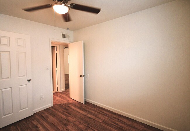 Building Photo - 3107 W Granada Rd