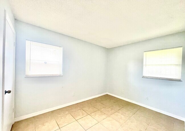 Building Photo - 1813 Grimke Ave