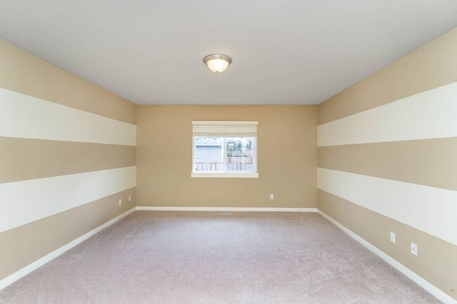 Building Photo - 5Bd/3Ba Lynnwood Home