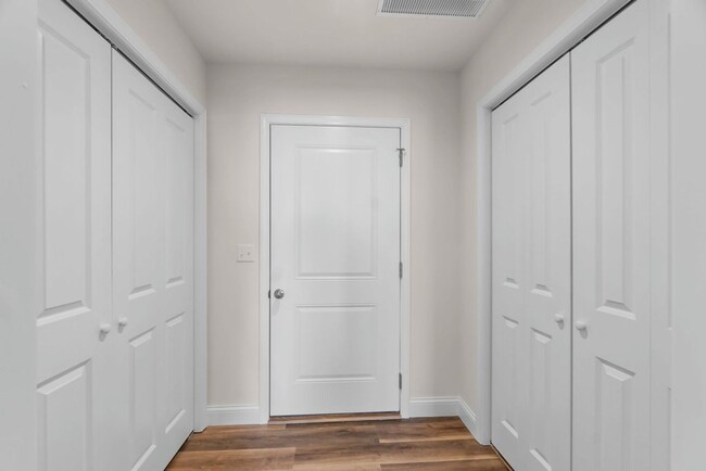 Building Photo - Highland Point Dr 849/851