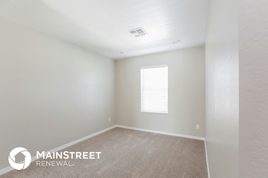 Building Photo - 2000 N 36th St