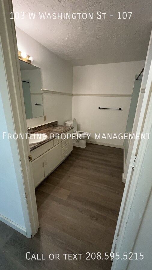 Building Photo - 103 W Washington St