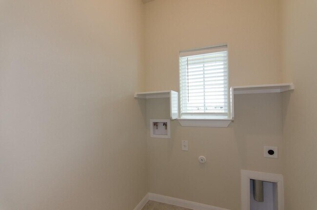 Building Photo - 6056 Urbano Bnd