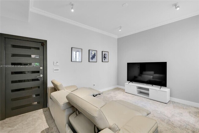 Building Photo - 3015 NE 208th St