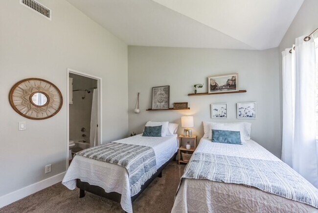 Building Photo - Stylish Laguna Niguel View Condo in Resort-Style Beach Community