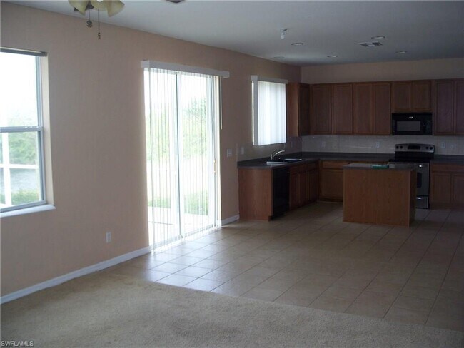 Building Photo - 216 NW 26th Ave