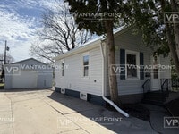 Building Photo - 1335 Dousman St