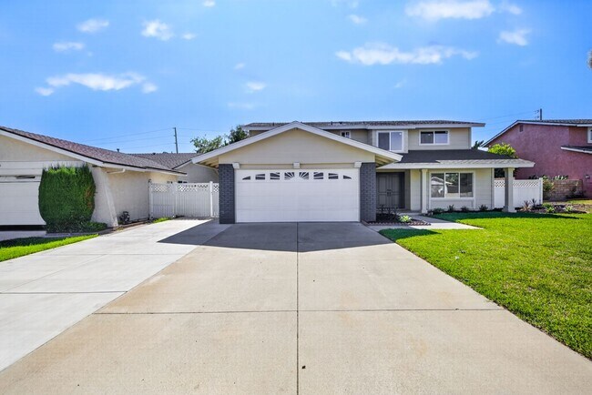 Building Photo - 13324 San Martin Pl