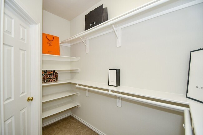 Building Photo - 20735 Park Pine Ln