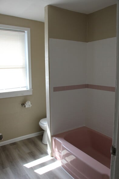 bath - 338 Brooklyn Ave