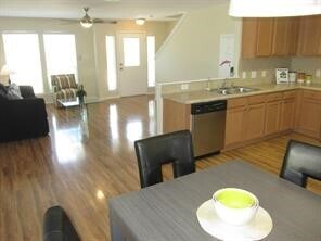 Building Photo - 504 Rolling Oak Dr