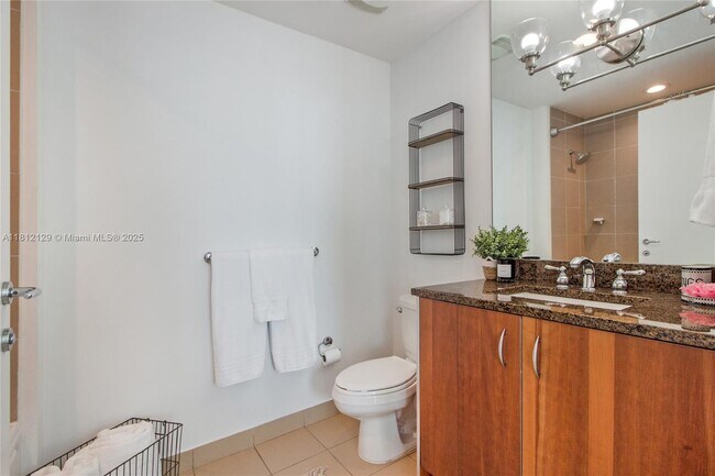 Building Photo - 300 S Biscayne Blvd