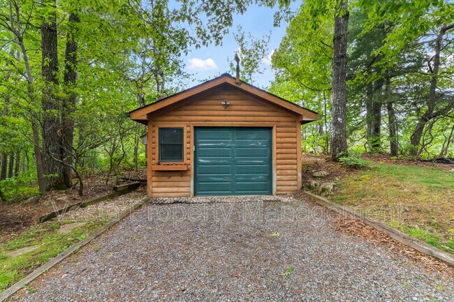 Building Photo - 71 Fairview Hills Dr
