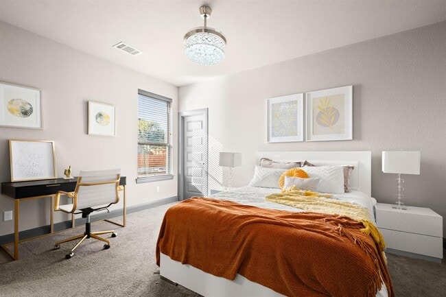 Building Photo - 5916 Davenport Divide Rd