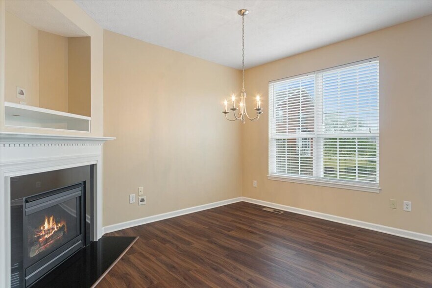 Building Photo - 13310 Golden Gate Dr W