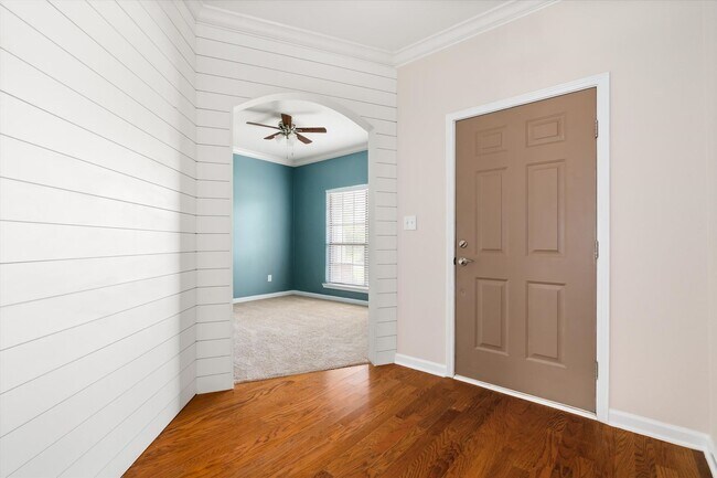 Building Photo - Upcoming Listing!