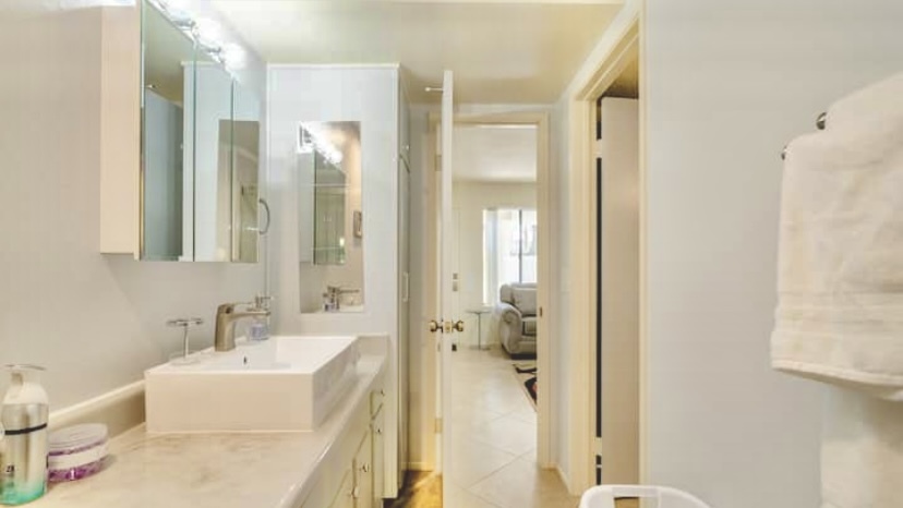 Building Photo - 351 N Hermosa Dr