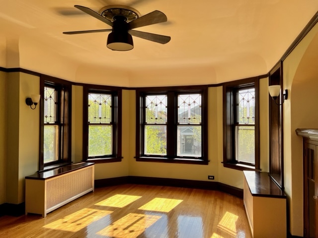 Living room - 5858 N Melvina Ave