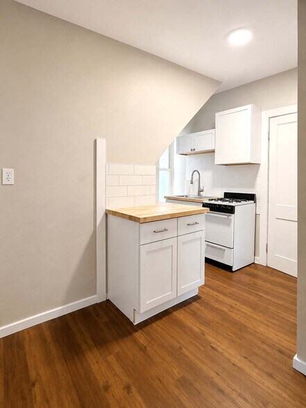 Building Photo - 24 Cleveburn Pl