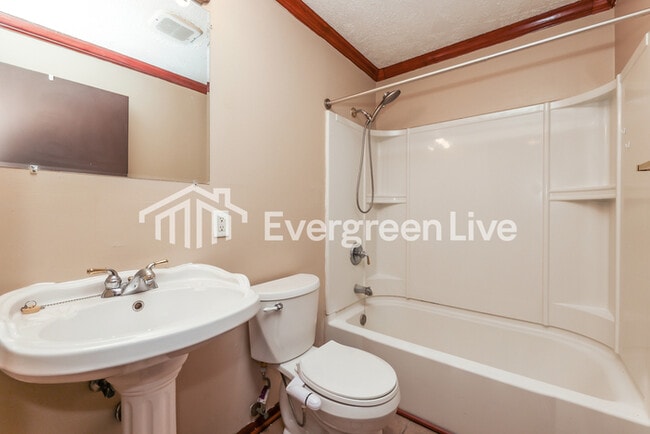 Building Photo - 1101 Rossiter Dr