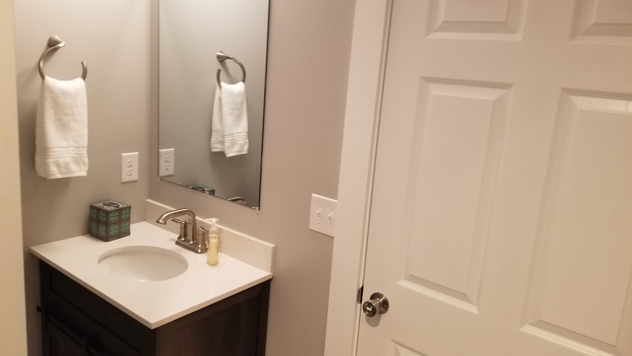 Building Photo - 2 Bigby St