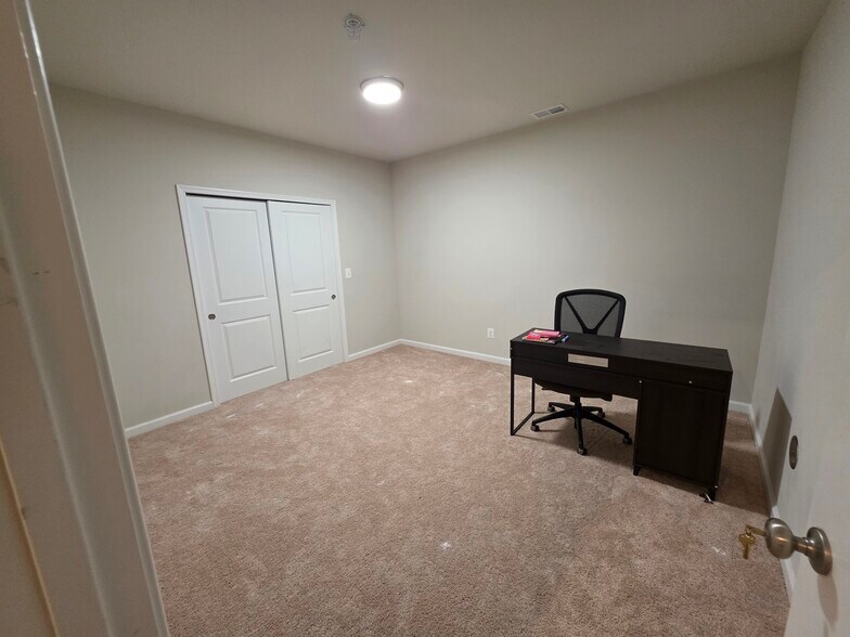 Building Photo - 9902 Obin Ln