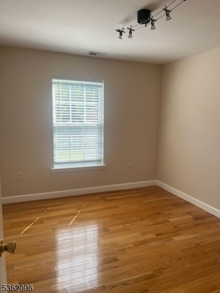 Building Photo - 6 W Winding Hill Dr