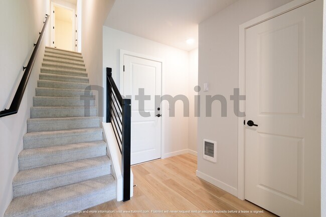 Building Photo - 14568 Westminster Way N