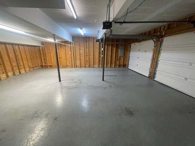 Building Photo - 3 Bedroom + 2 Bath Home for Rent in Soddy ...