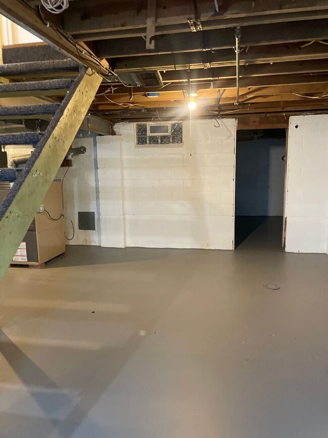 Building Photo - 8986 King Graves Rd NE