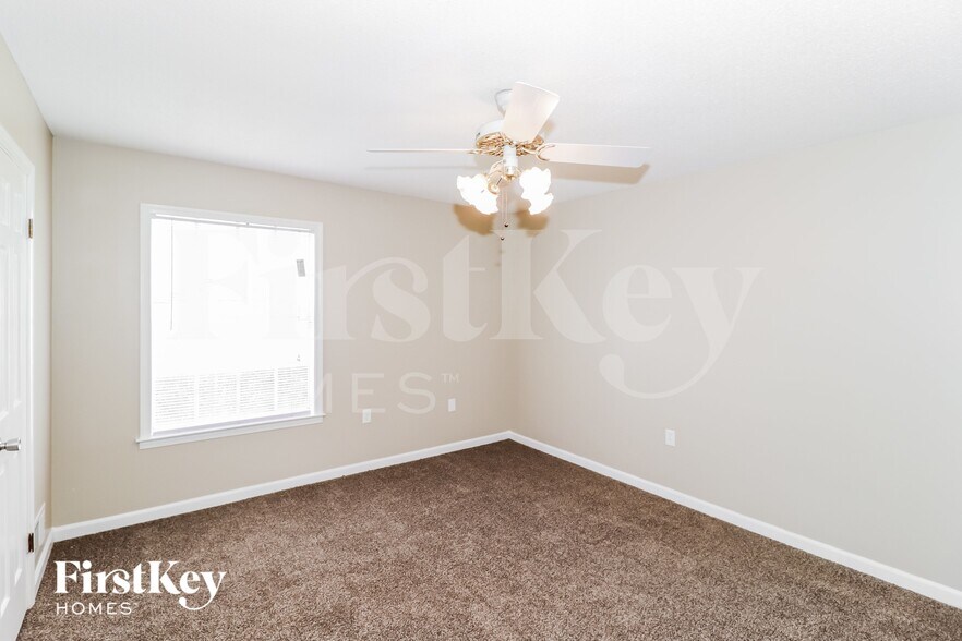 Building Photo - 5373 Banbury Ave