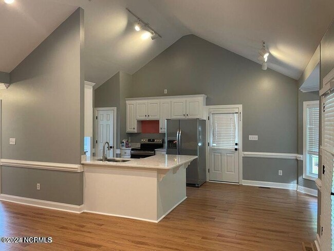 Building Photo - 4434 Surrey Meadows Dr