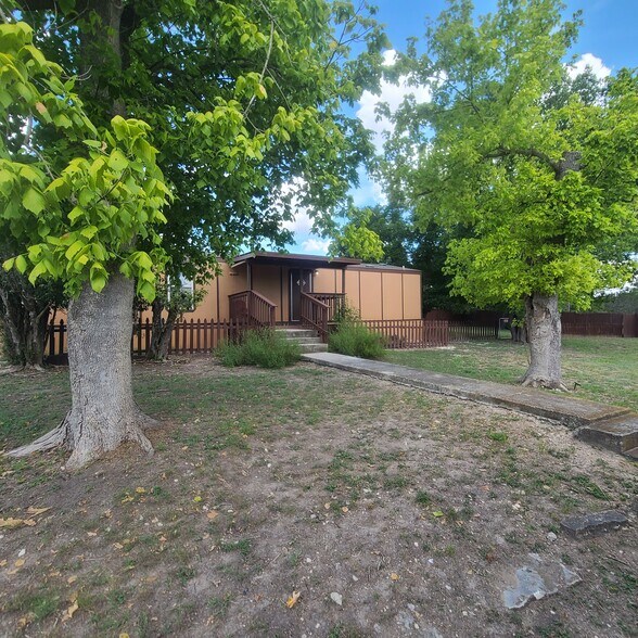 Building Photo - 3108 Medina Hwy