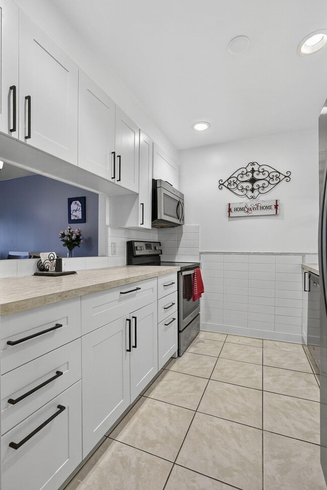 Building Photo - 12001 Poinciana Blvd