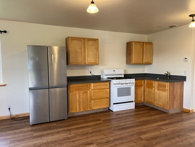 Building Photo - Marilann CT