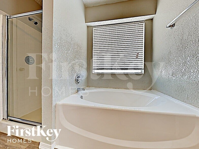 Building Photo - 530 Alameda Ave