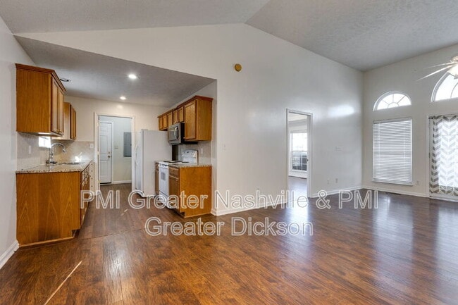 Building Photo - 175 Station Dr