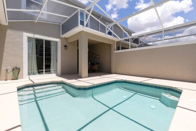 Building Photo - 954 Splash Shot Pl