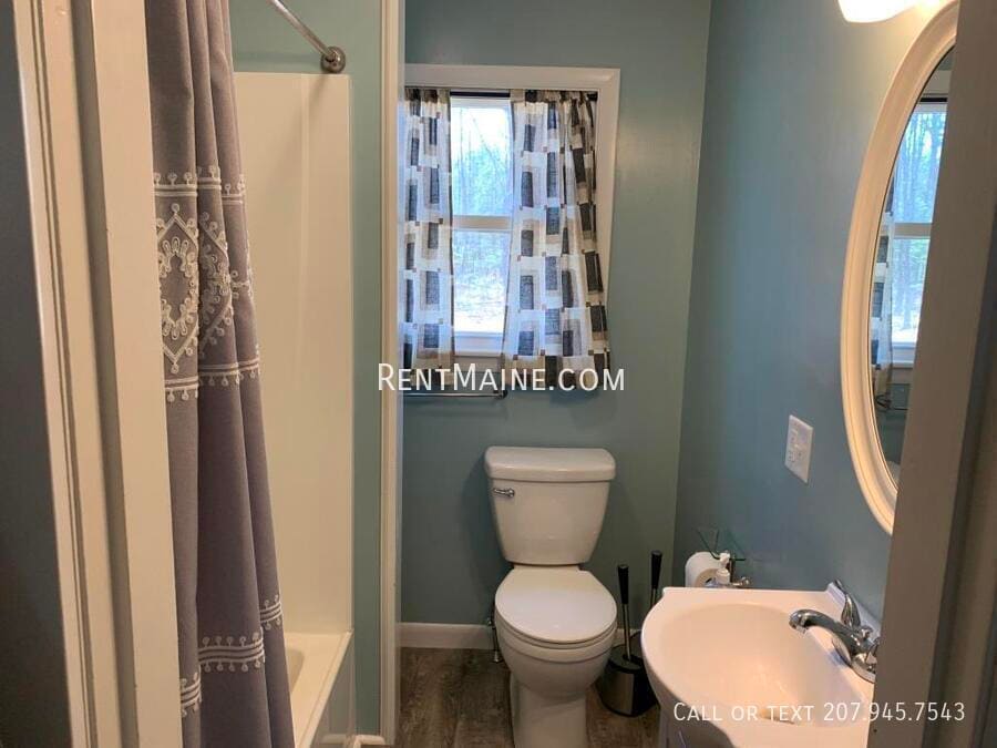 Building Photo - 1844 Essex St