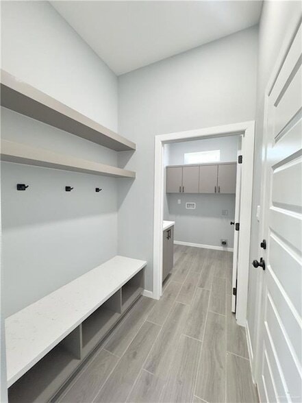 Building Photo - 905 Durango Dr