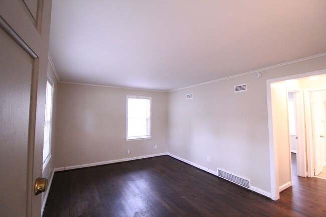 Building Photo - May FREE On This Updated 1 Bedroom 1 Bath Duplex in Navy Hill Area in Olathe