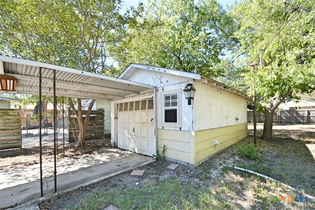 Building Photo - 730 Roosevelt St