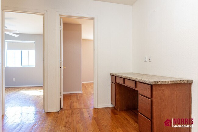 Building Photo - Beautiful Large Home Available Now!