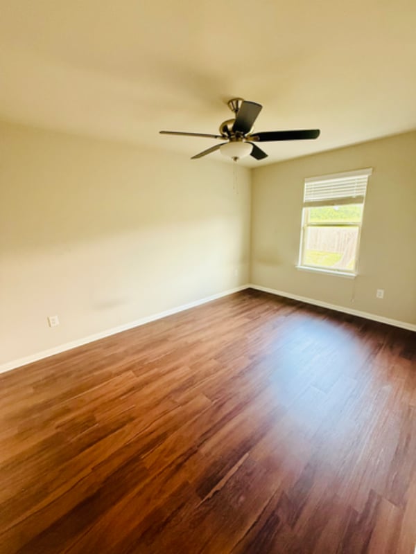 Building Photo - 400 Eagle Brook Ln