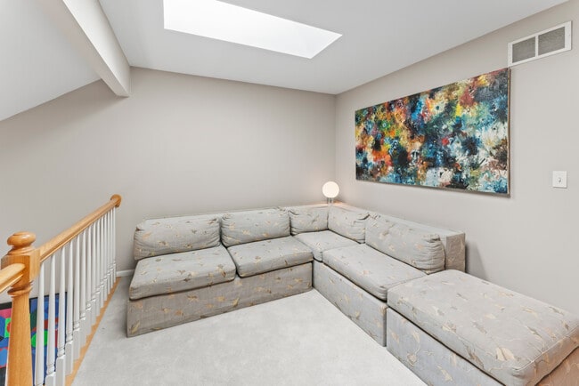 Building Photo - 566 W Bridge View Ct