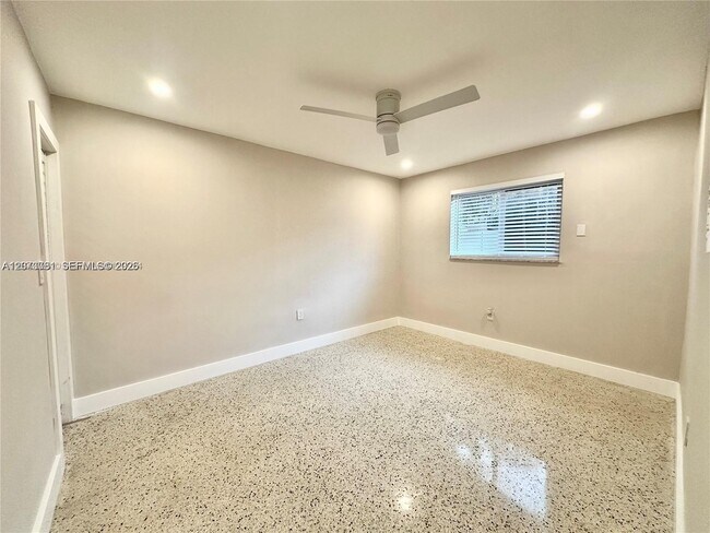 Building Photo - 10300 NW 35th Ct