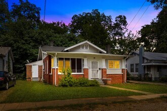 Building Photo - Beautiful Historic 4 Bedroom 2 Bathroom Home