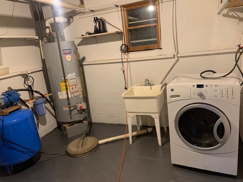 Utility - 6105 Dacola Shores Rd