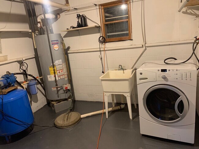 Utility - 6105 Dacola Shores Rd